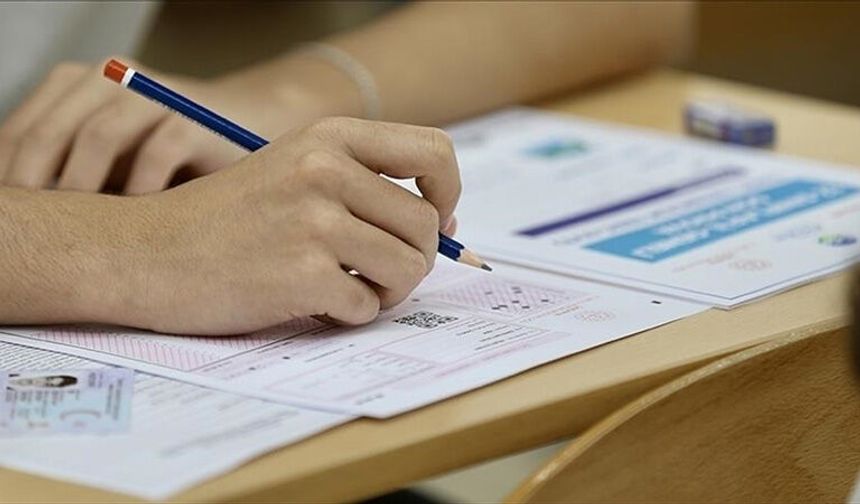 Üniversite adaylarının zorlu YKS sınavı başlıyor