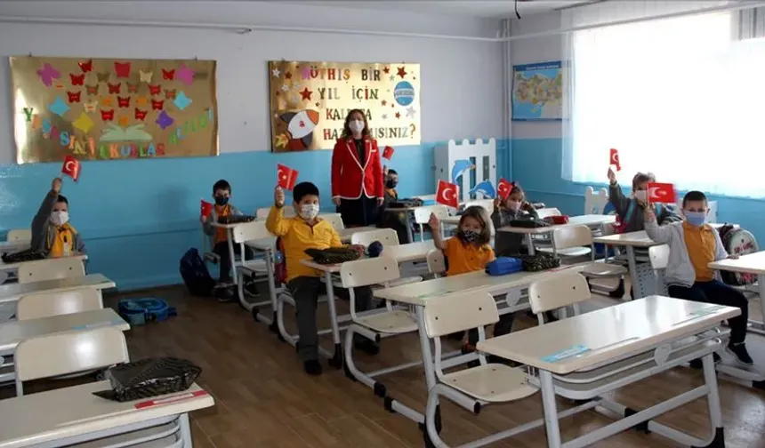 Okullar açılıyor: Ailelere ekran ve uyum uyarısı