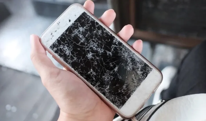 Erkekler iPhone'larını neden parçalamaya başladı?