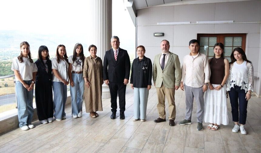 Kütahya DPÜ’de Semerkant’lı öğrencilere eğitim