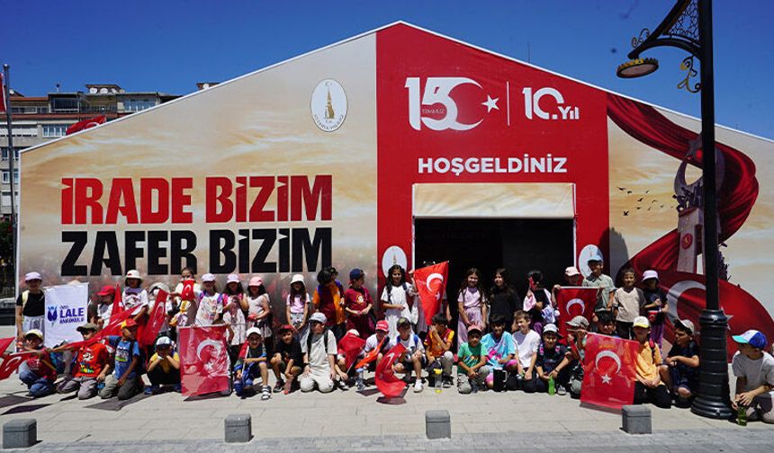 Kütahya'da 15 Temmuz Anma ve Deneyimleme Çadırı yoğun ilgi görüyor