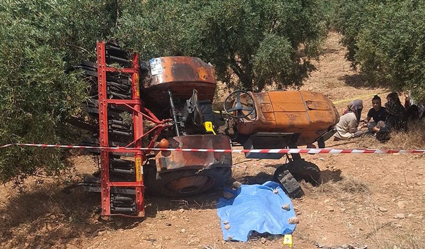 Manisa'da devrilen traktörün sürücüsü hayatını kaybetti