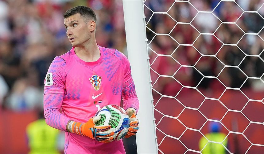 Fenerbahçe kalecisi Livakovic, Barcelona'ya transfer oldu