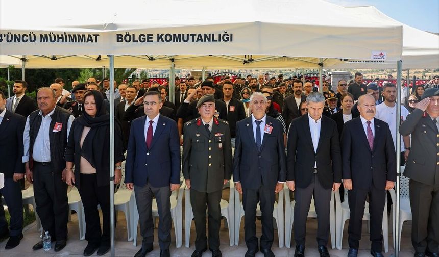 Afyonkarahisar’da şehit 25 asker törenle anıldı