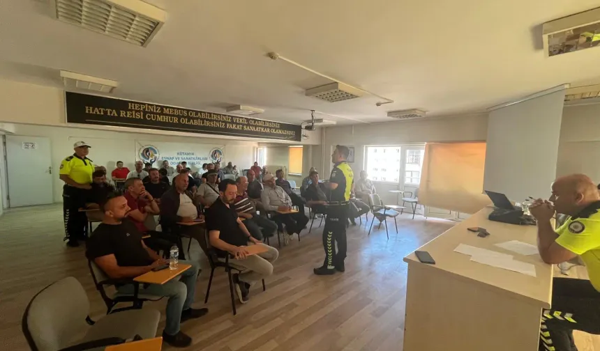 Kütahya’da polis ekiplerinden, servis şoförlerine eğitim