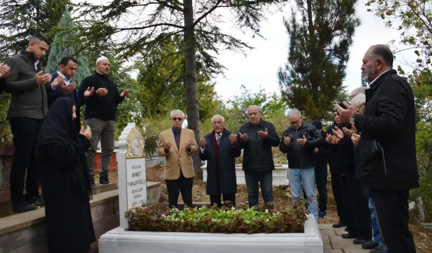 Kütahya’da merhum sanatçı Yakupoğlu, unutulmadı