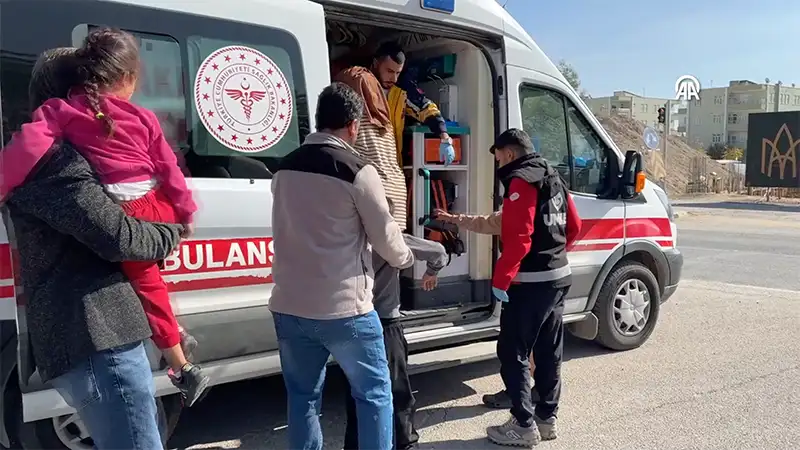 Adıyamanda Iki Otomobil Çarpıştı 4 Yaralı1