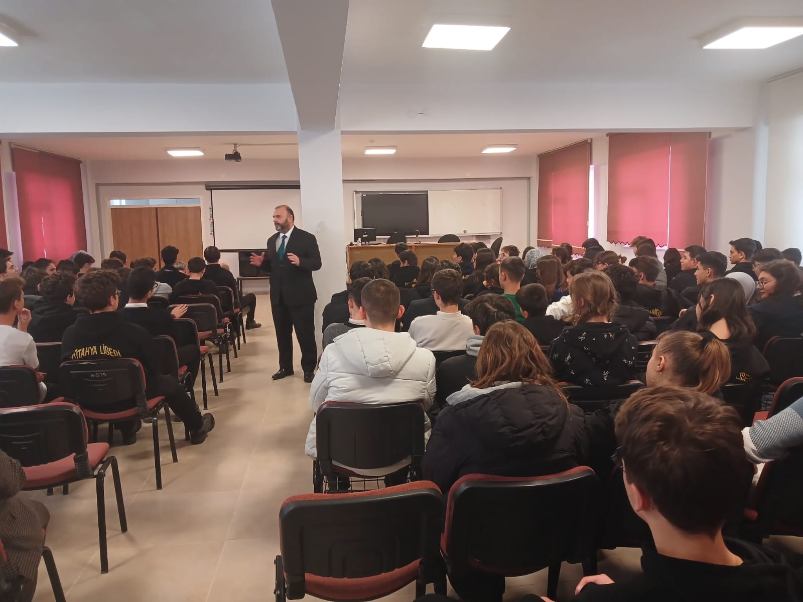 Kütahya Lisesi’nde “Hazreti Peygamber Ve Şahsiyet İnşası” Konferansı (1)