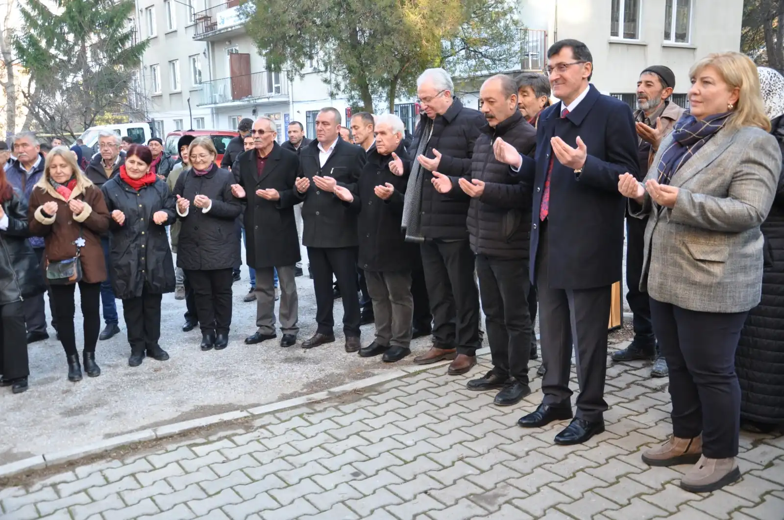 Kütahya’da Ihtiyaç Sahipleri Için “Gönül Dolabı” Açıldı (10)