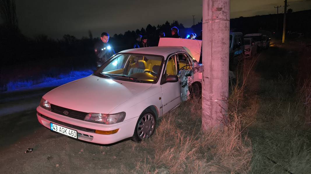 Kütahya'da Yardım Için Duran Kişilerin Aracını Gasbettiler (5)