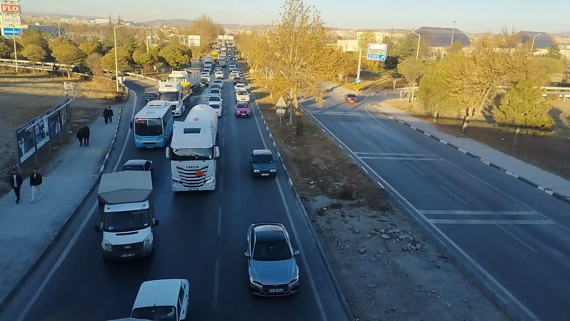 Kütahyada Yelken Direği Trafiği Felç Etti.2Webp