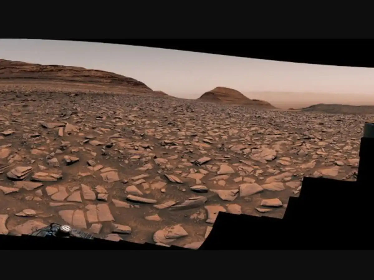 Nasa, Mars Yüzeyinden Fotoğraflar Paylaştı (1)