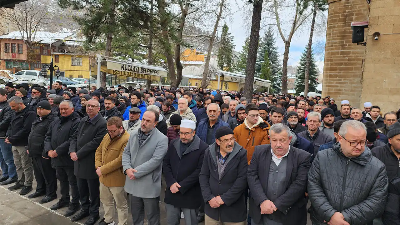 Nehirde Cansız Bedeni Bulanan Fatih Hoca Kütahya'da Defnedildi2