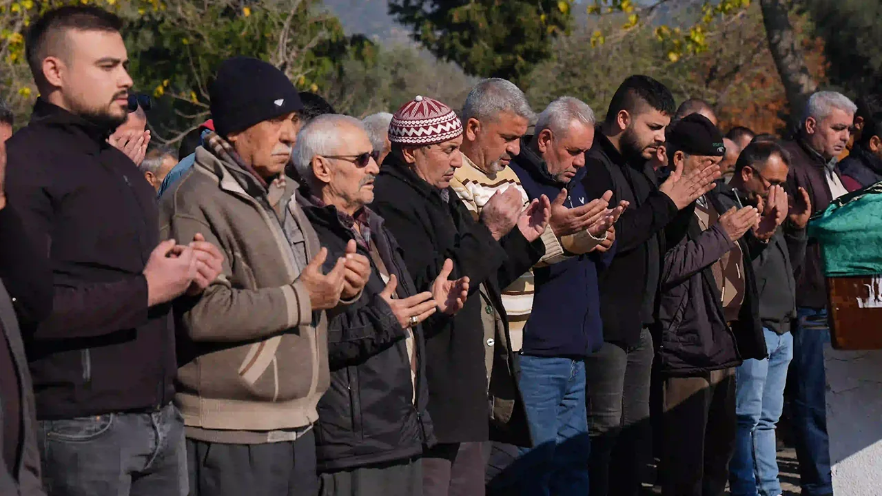 Anten Düzeltirken Çatıdan Düşen Genç Hayatını Kaybetti (1)