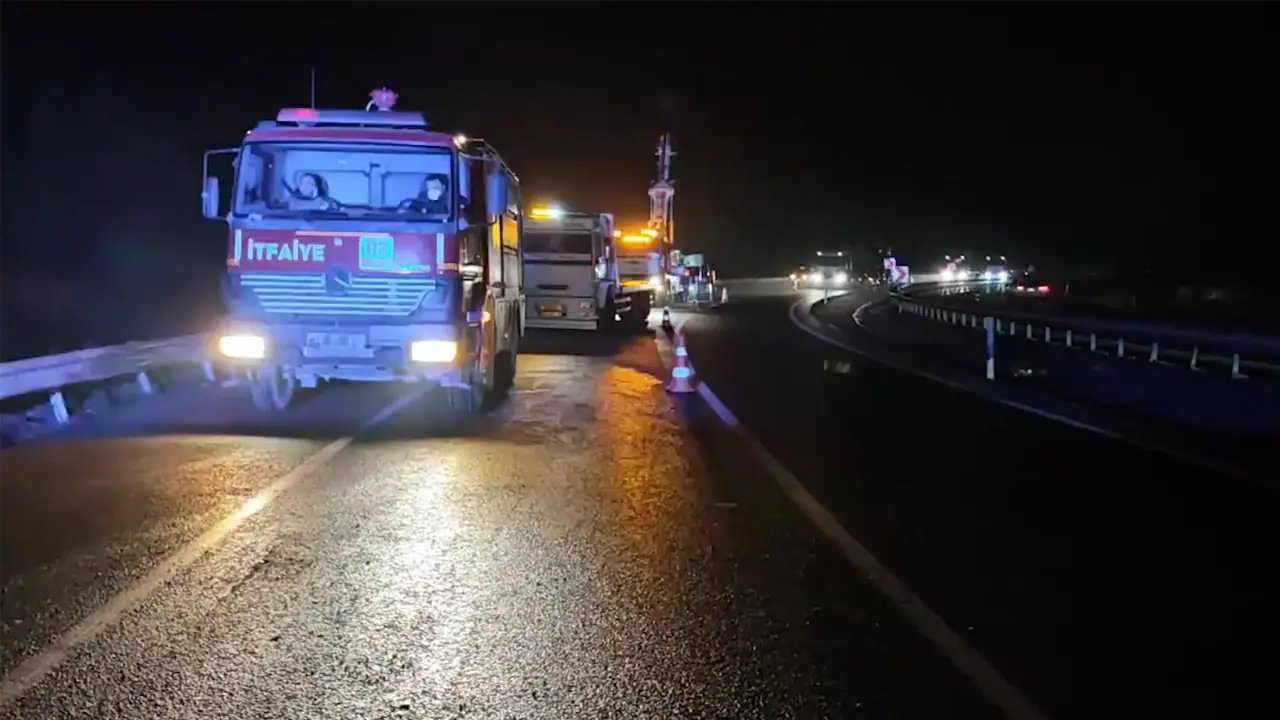 Bursa'da Kimyasal Madde Yüklü Tanker Devrildi 1 Ölü 1