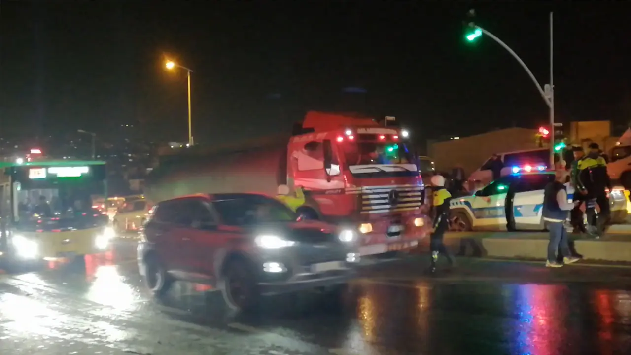 İstanbul'da Tankerin Çarptığı Çocuk Hayatını Kaybetti1