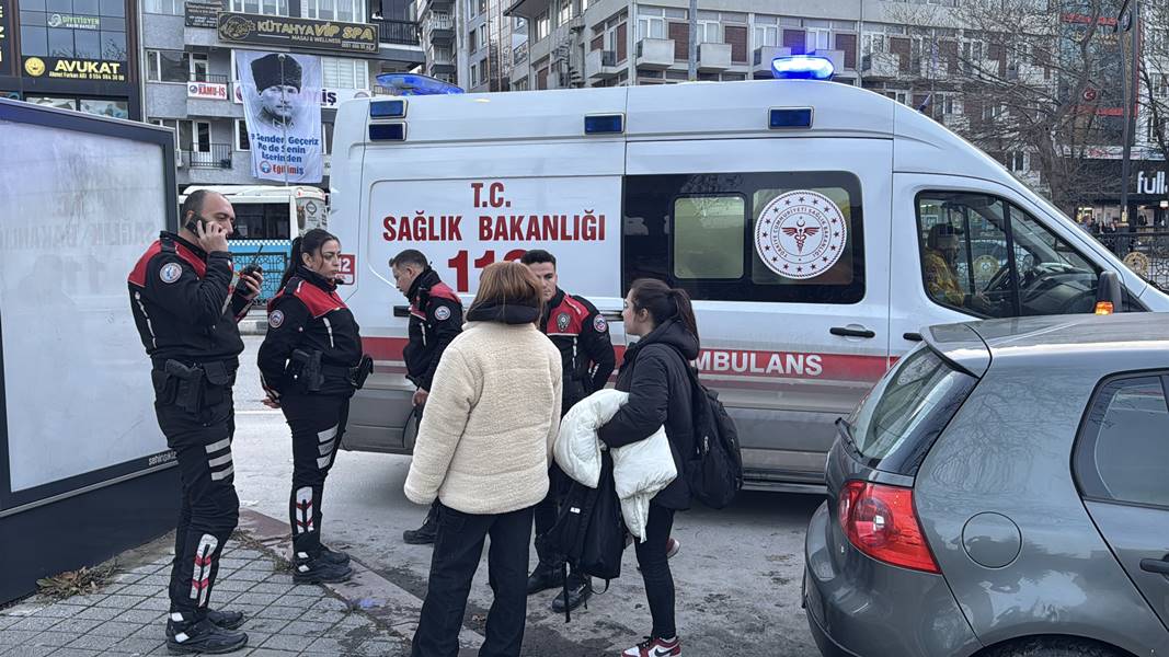 Kütahya’da Liseli Kızlar Arasında Bıçaklı Kavga (5)