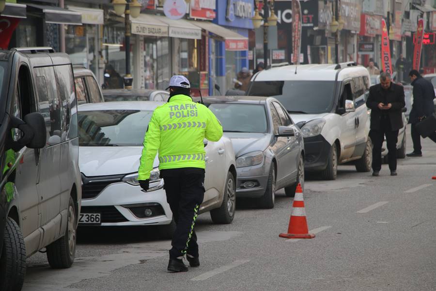 Kütahya’da Polis Ekiplerinden Emniyet Kemeri Denetimi  (3)