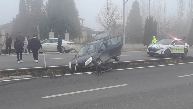 Kütahya'da Sis Ve Buzlanma Kazaya Neden Oldu (1)