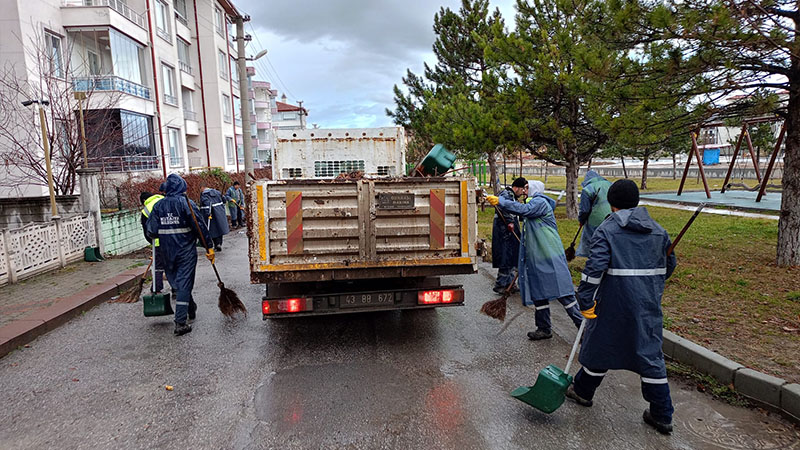 Kütahya’da Temizlik Ekipleri Hız Kesmiyor (1)