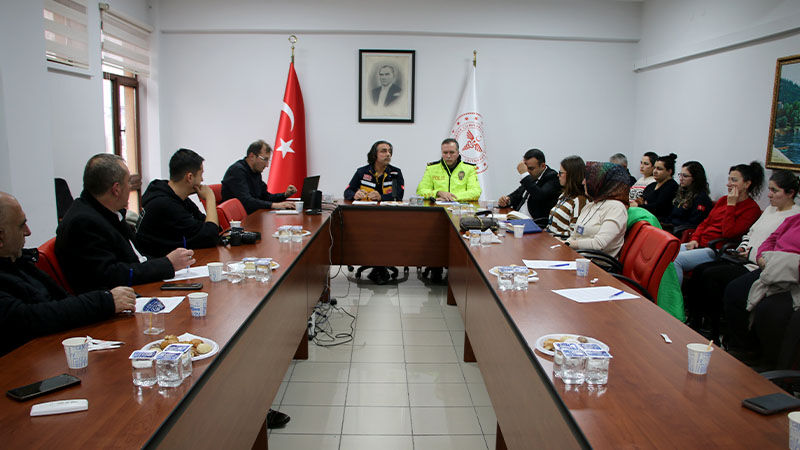 Kütahya’da Trafikte Ambulans Önceliği Ve Önemi Konuşuldu (4)