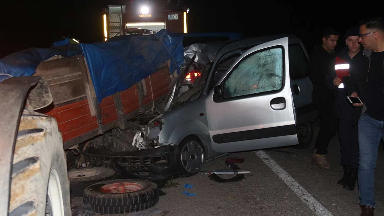 Manisa'da Trafik Kazasında 1 Ölü, 2 Yaralı (7)