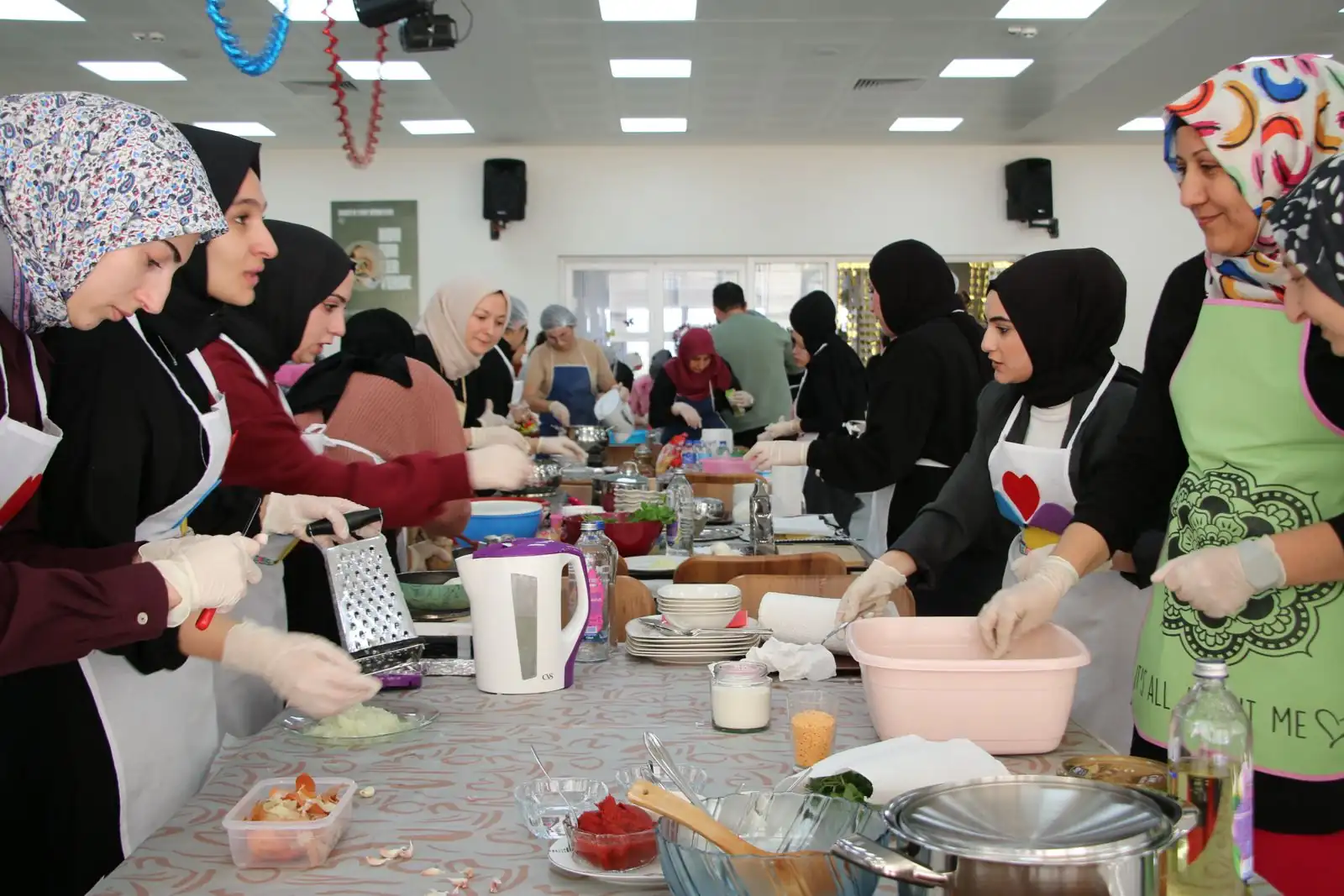 Üniversite Öğrencileri Ilk Kez Kütahya Yemeği Yaptı D