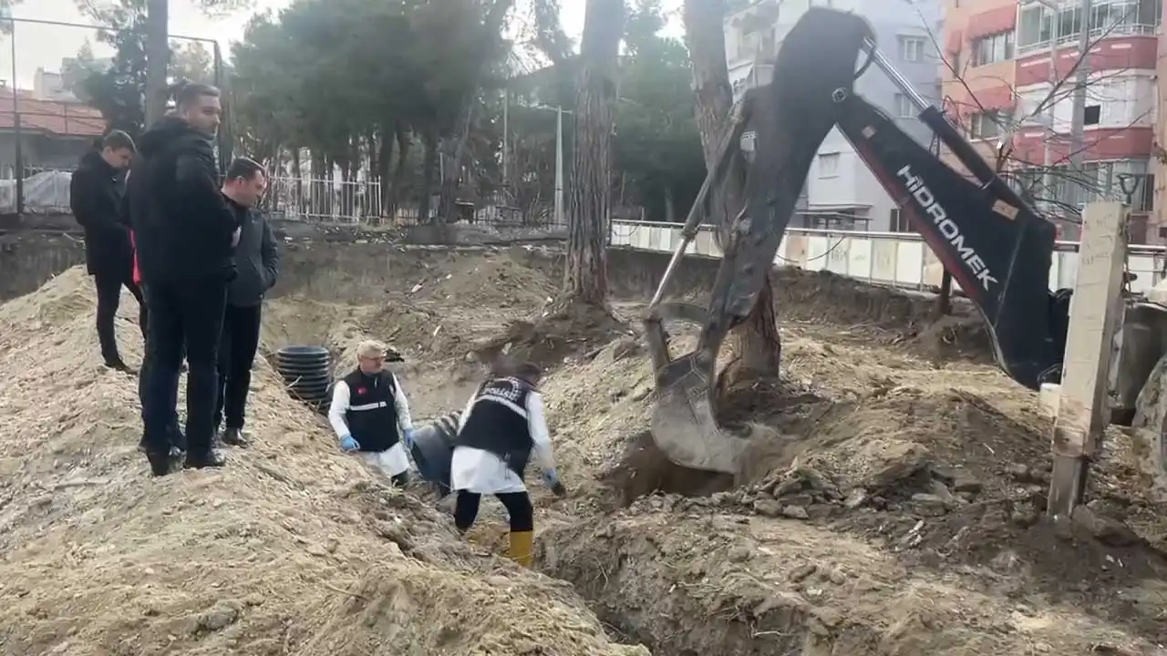 Burdur'da Kanalizasyon Kazısında Insan Kemikleri Bulundu1