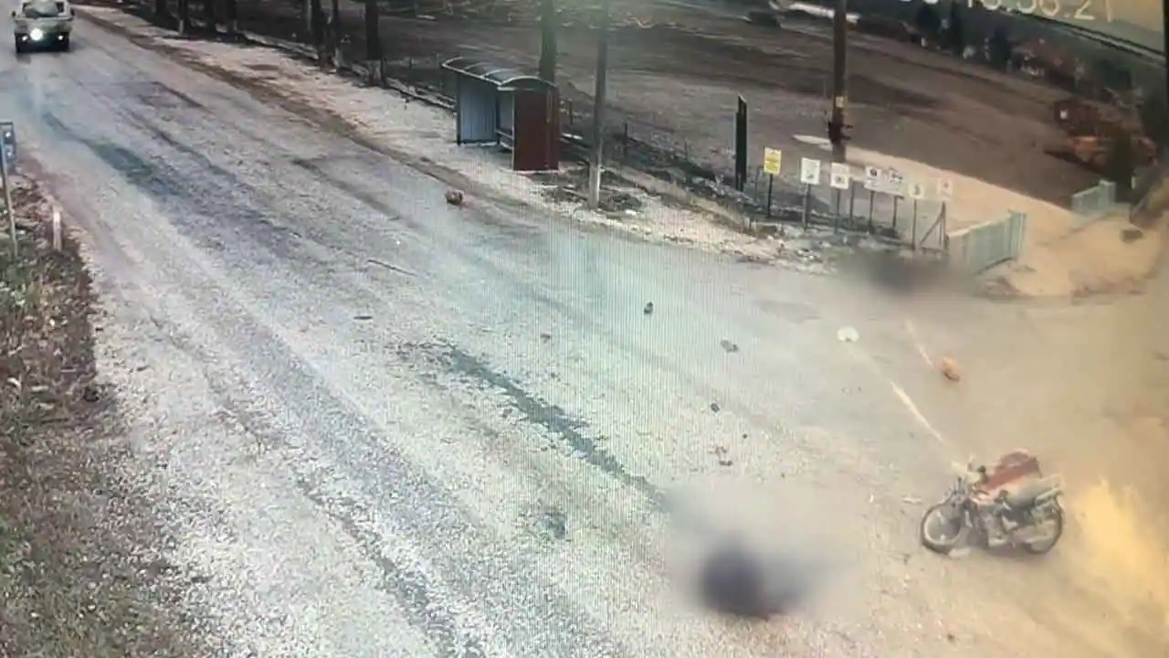 Denizli'de Motosiklet Ve Kamyonet Çarpıştı 2 Ölü1