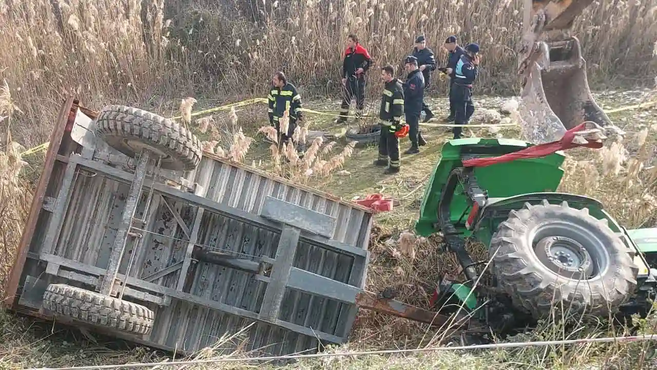 Denizli'de Traktör Devrildi, Sürücü Hayatını Kaybetti1