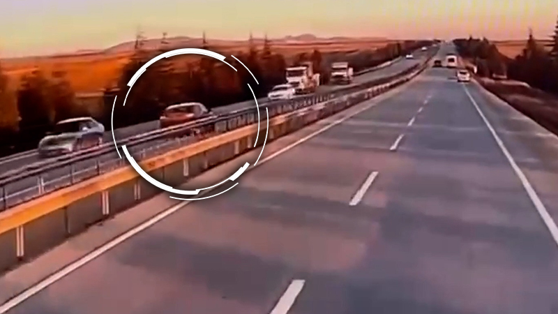 Eskişehir’de Ters Şeritte Giden Araç Kazaya Yol Açtı 1 Ölü 4 Yaralı (3)