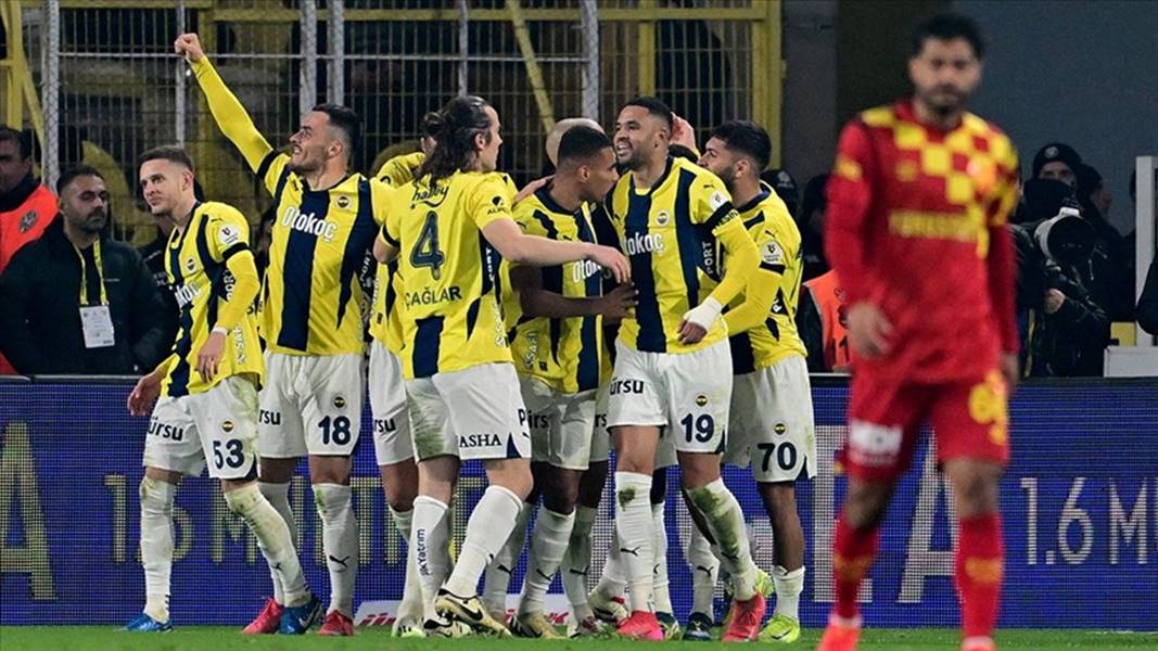 Fenerbahçe, Göztepe'yi Ikinci Yarıdaki Gollerle Geçti (2)