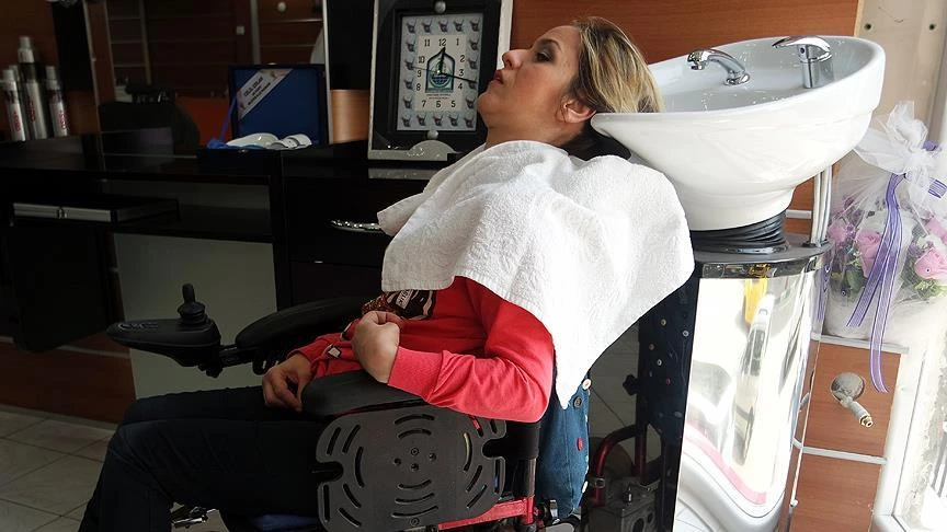 Kuaförde Saç Yıkatırken Felç Riskini Göz Ardı Etmeyin