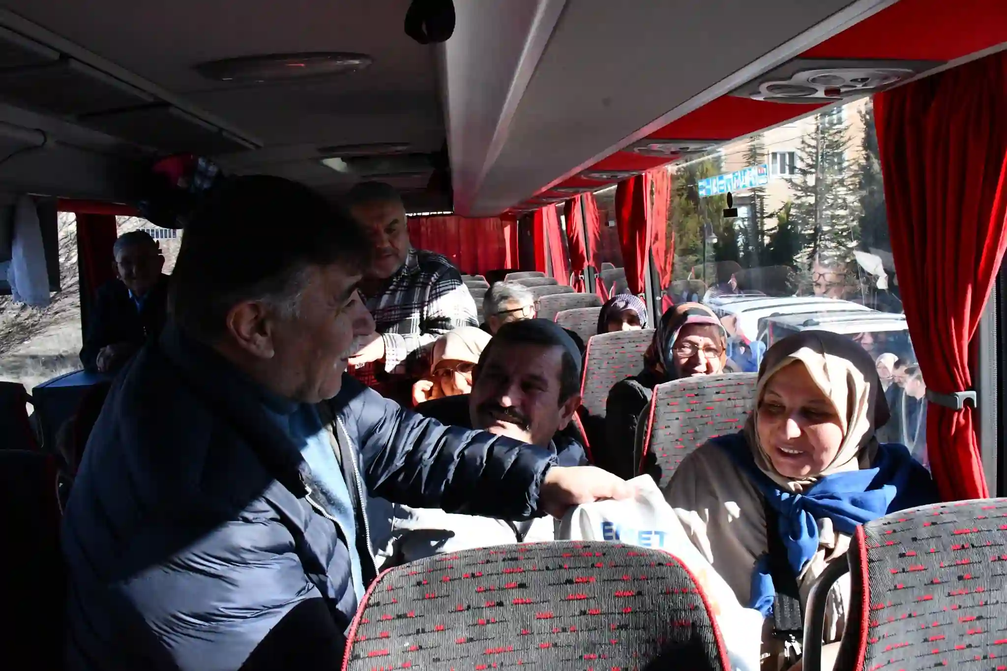 Kütahya Emette Umreciler Dualarla Uğurlandı1