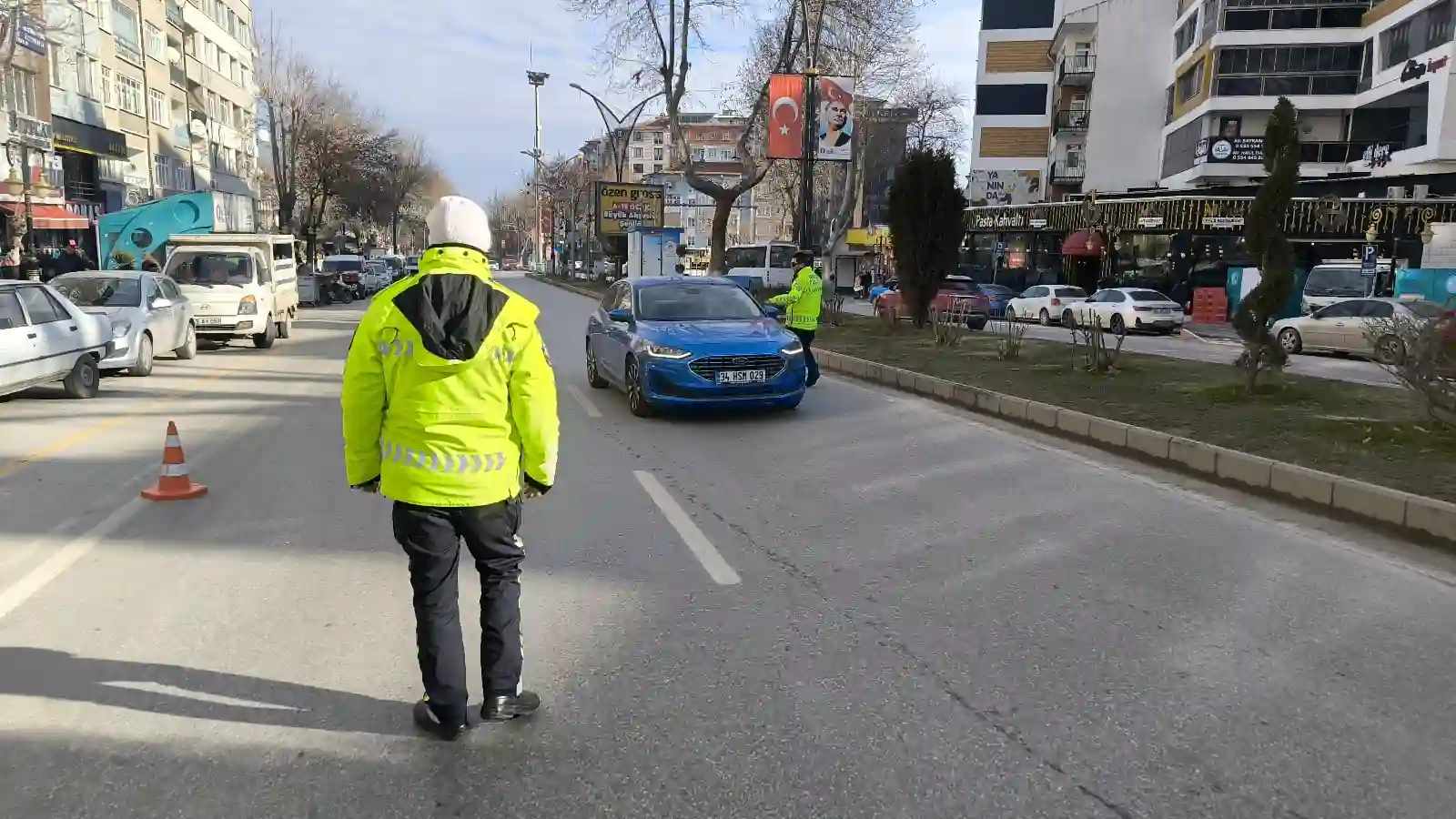 Kütahyada Hem Kemersiz Hem Muayenesiz Yakalandı3