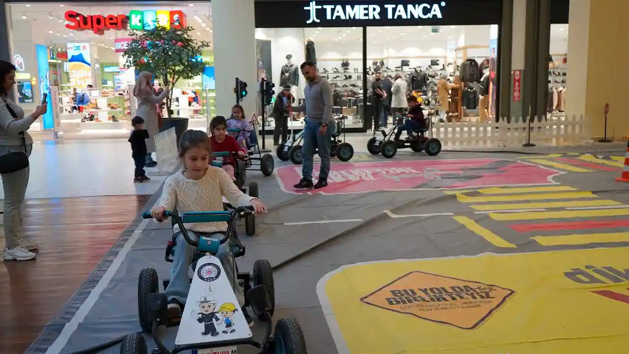 Kütahya’da Ilkokul Öğrencilerine Uygulamalı Trafik Eğitimi2