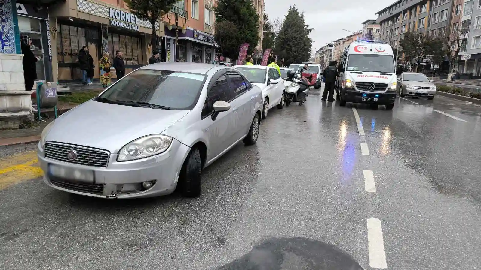 Kütahya’da Motokurye Ile Otomobil Çarpıştı, 1 Yaralı -1