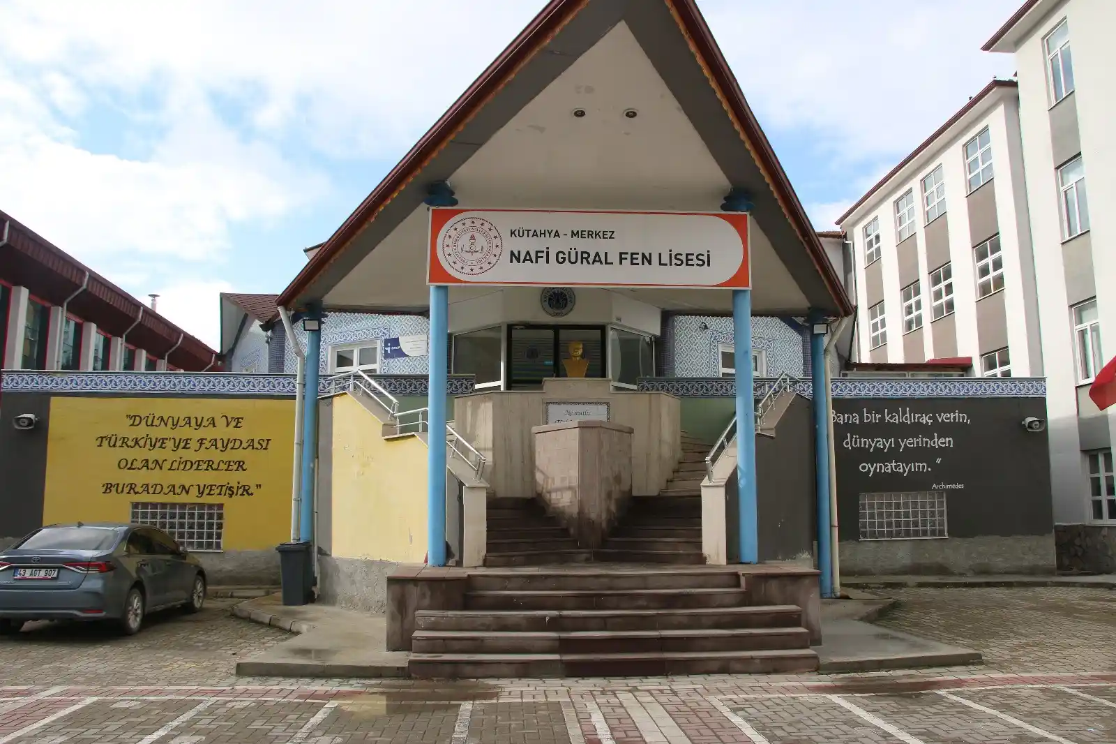 Kütahya’da Nafi Güral Fen Lisesi Model Okul Oldu (2)