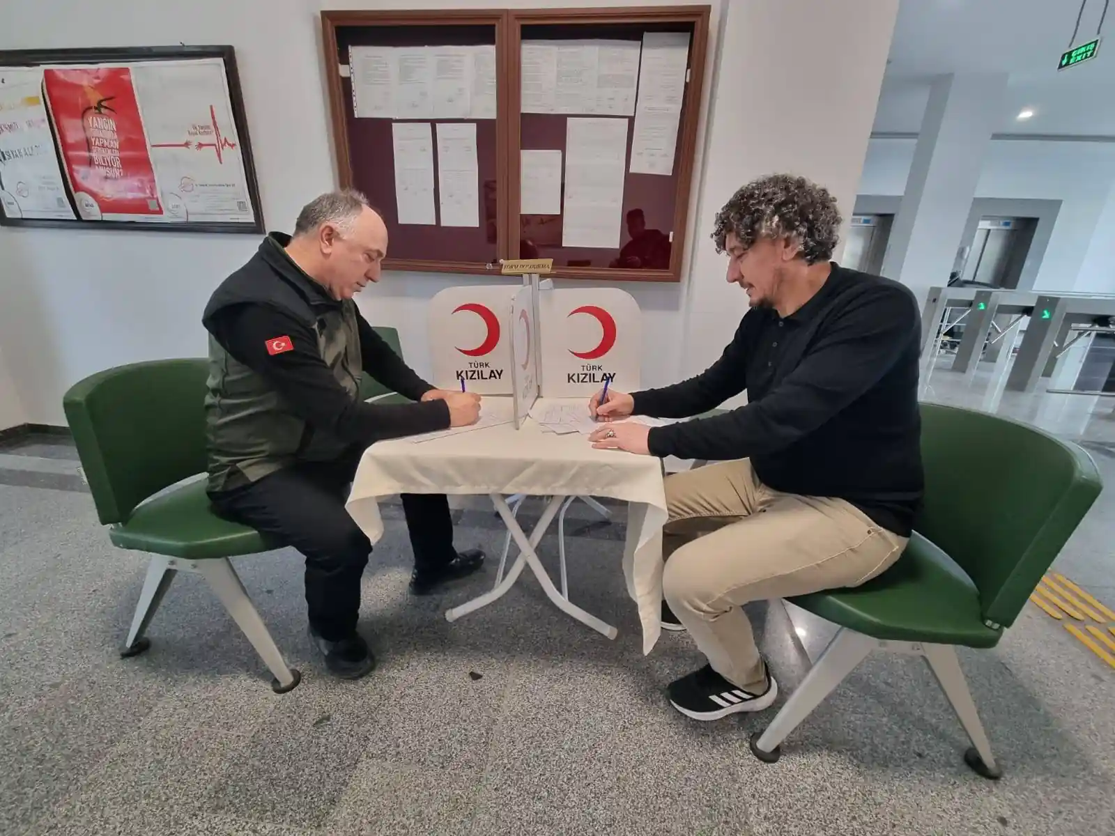 Kütahyada Orman Personelinden Kanbağışı