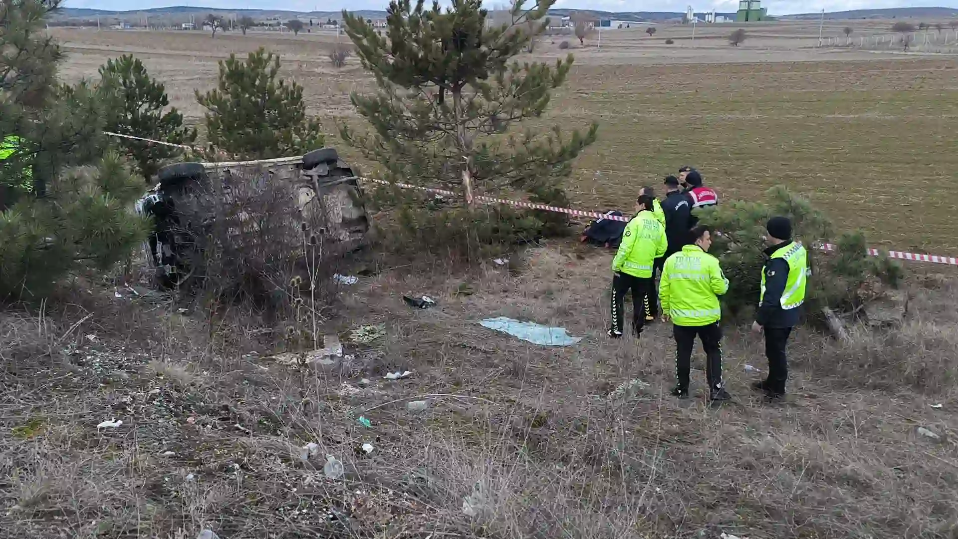 Kütahya'da Otomobil Şarampole Devrildi 1 Ölü, 1 Yaralıq