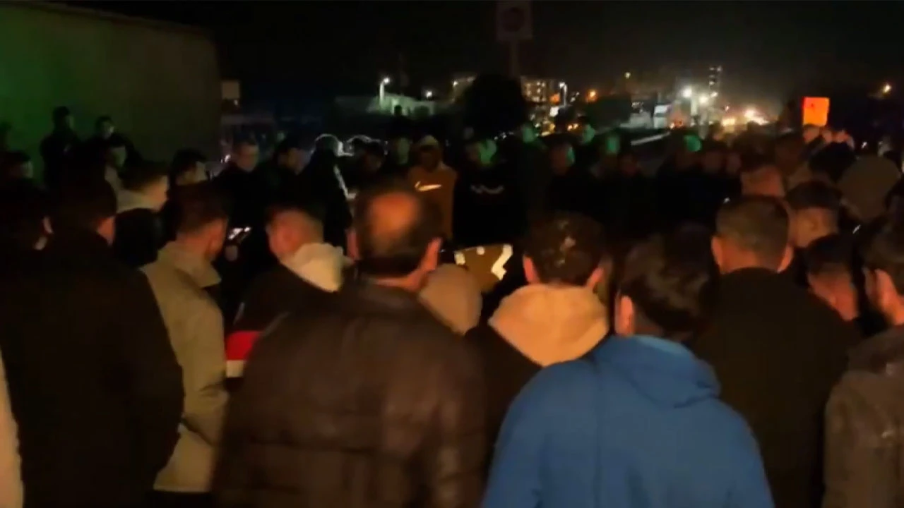 Motosiklet Devrildi 1 Ölü, 1 Yaralı1