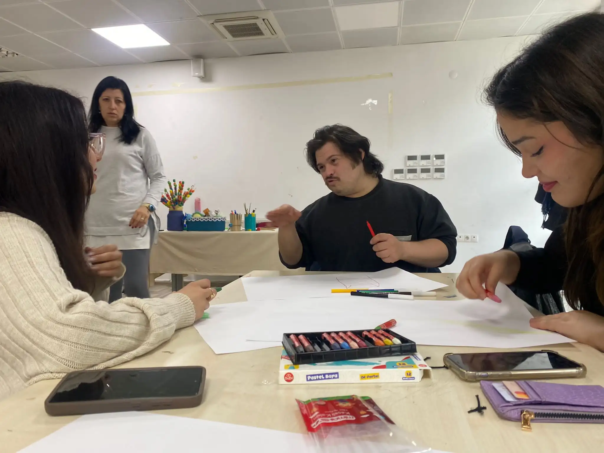 Muğla'da Engelli Bireyler Sanatla Becerilerini Geliştiriyor 8