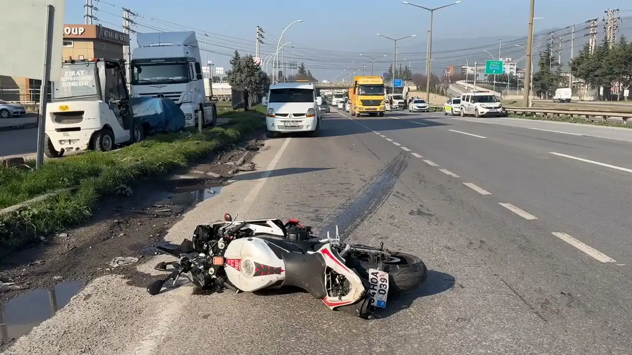 Otomobil Motosikletle Çarpıştı 1 Ölü1