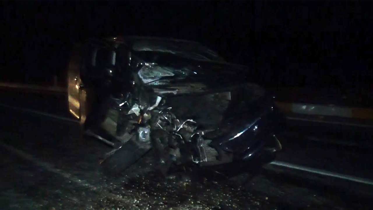 Turistleri Taşıyan Minibüsle Otomobil Çarpıştı 1 Ölü, 7 Yaralı