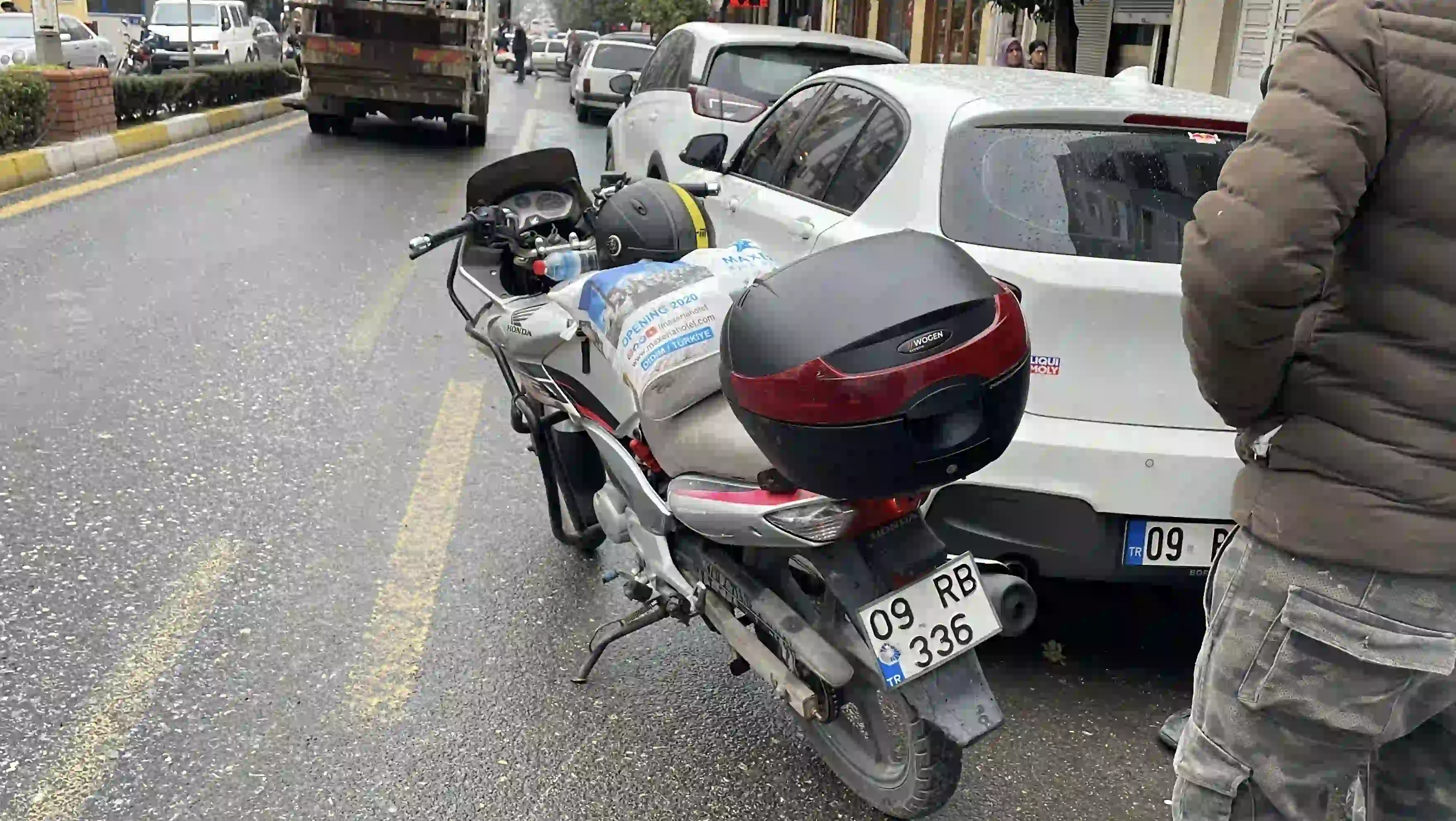 Aydın’da Motosikletin Yaya Çarpması 2 Kişi Yaralandı (2)