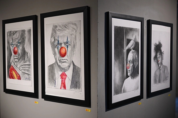 Bacaklarını Kaybeden Ressam, Protez Için Kişisel Sergisiyle Hayaline Yaklaşıyor (1)