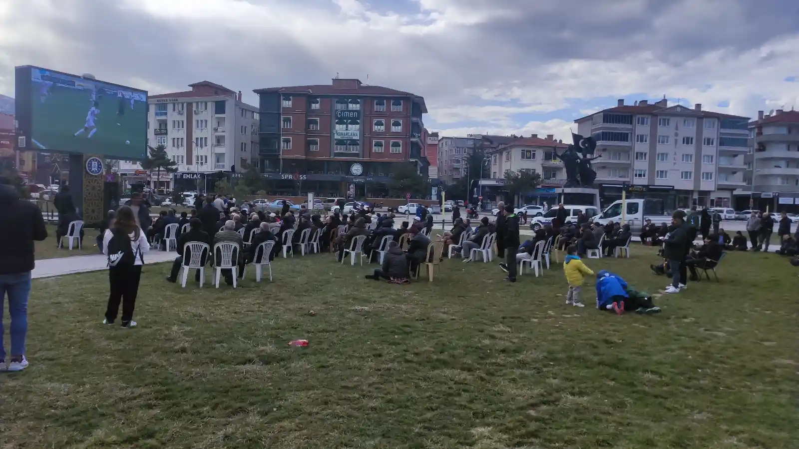 Belediye Kütahyaspor Maçını Dev Ekrandan Seyrettiler2