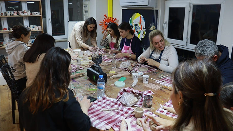 Gaziantep'te Kadınlara Istihdam Sağlayan Sanat Atölyesi1