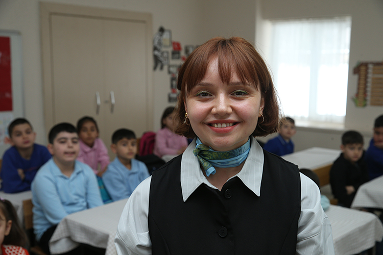 İlkokul Öğretmeni, Vitray Sanatını Öğrencilerine Tanıttı