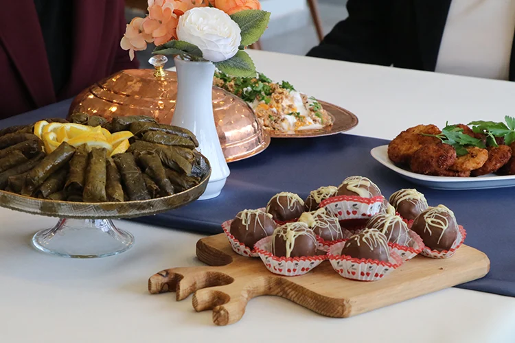 Kadınlar Bayat Ekmeklerle Israfı Önleyip Yeni Lezzetler Çıkarıyor (3)